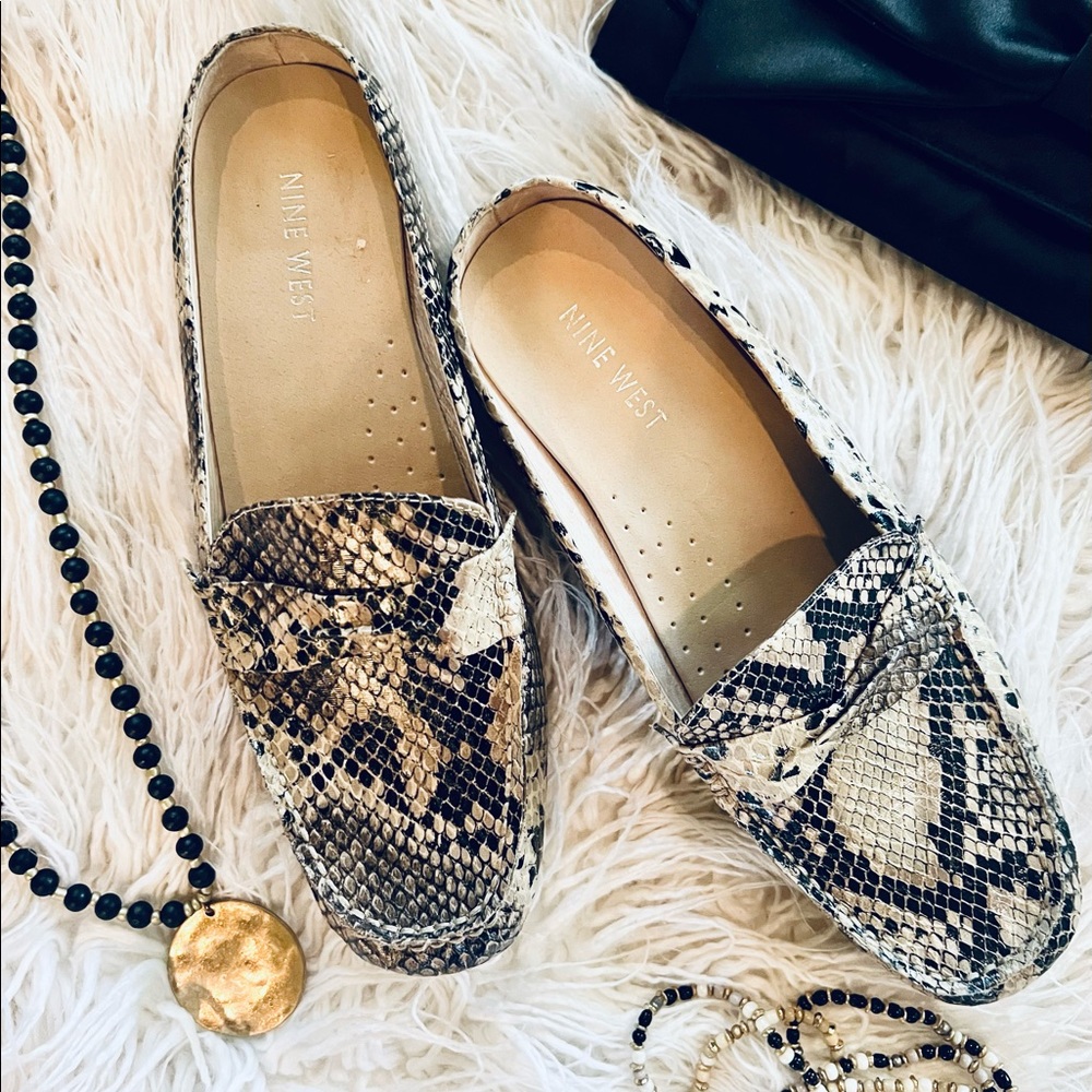 Nine West snakeskin mule / loafer size 9.5 M